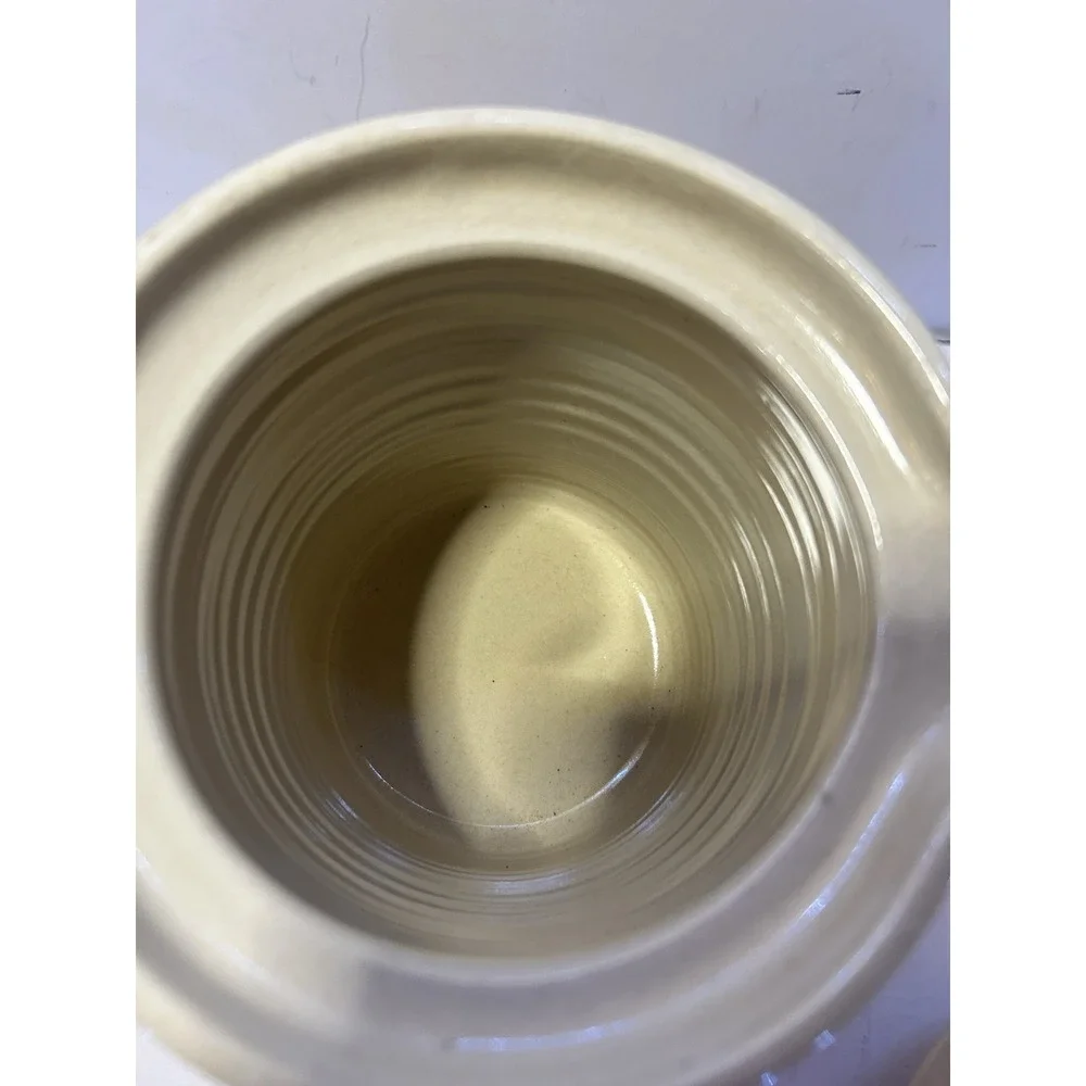 Shakers And Thangs Pottery this vintage